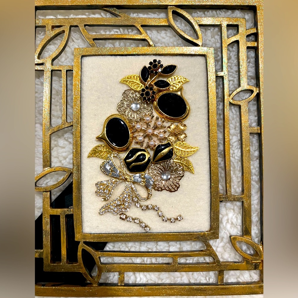 HANDMADE JEWELRY ART PICTURE. OOAK GIFT 💝 UNIQUE HANDMADE BLACK/GOLD